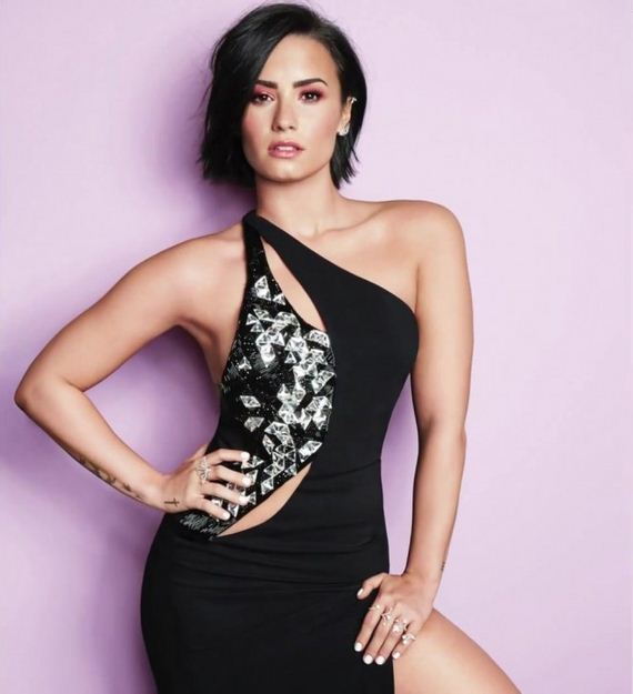 Demi-Lovato -Cosmopolita